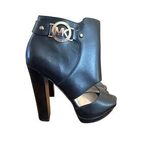 Women’s Michael Kors Wyatt Black  Leather Peep Toe Heel Size 6